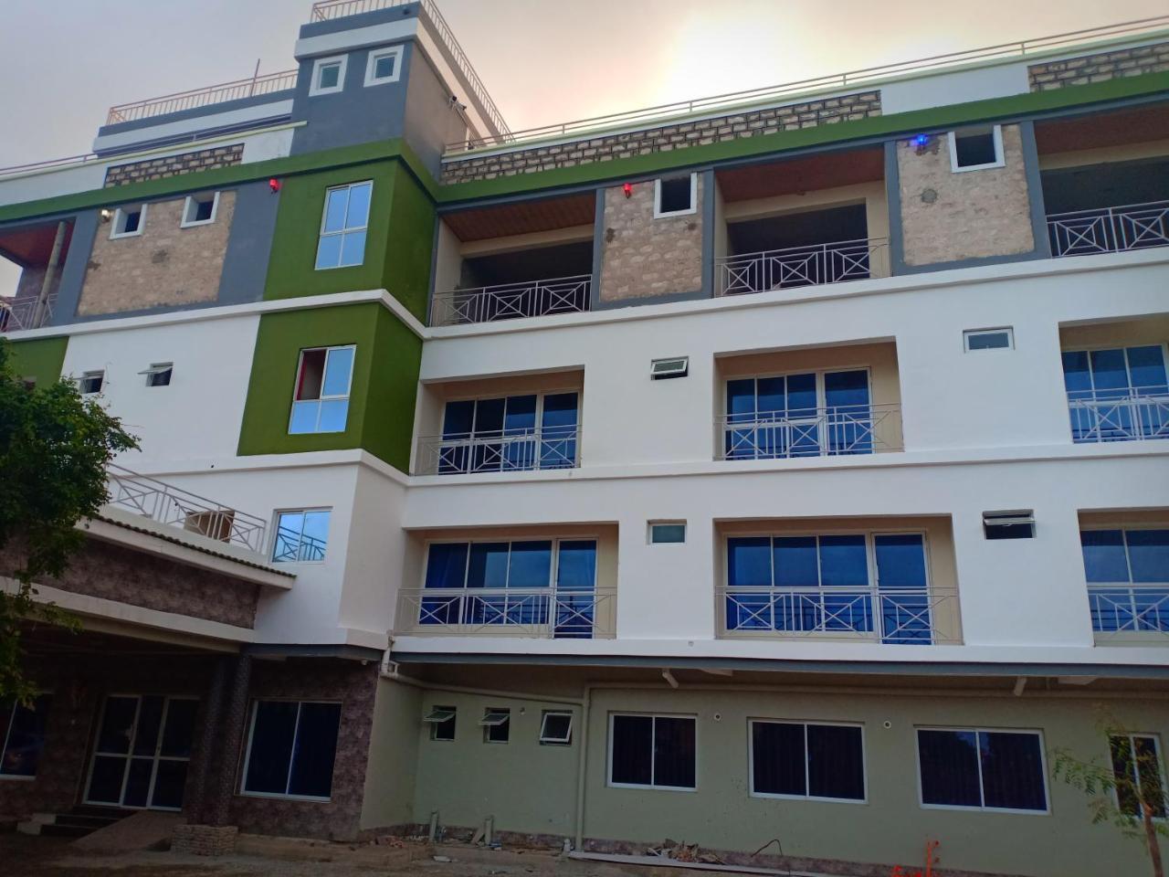 Diplomat Diani Beach Resort Exterior foto