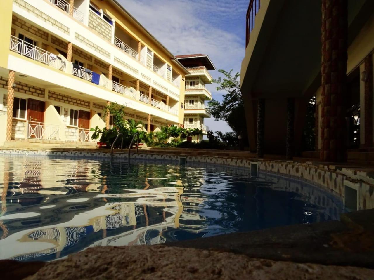 Diplomat Diani Beach Resort Exterior foto